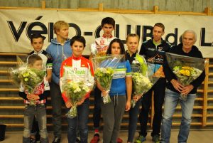 Les vainqueurs du 54e omnium genevois de cyclo-cross, de gauche à droite : Romain George (U11), Eddy Cadet (U15), Nicolas Chauveau (VTT), Alexandre Gendret (U13), Emilien Grillet (U17), Neilina Van-Gele (U13 F), Loana Lecomte (Fém), Olivier Antelme (Open)